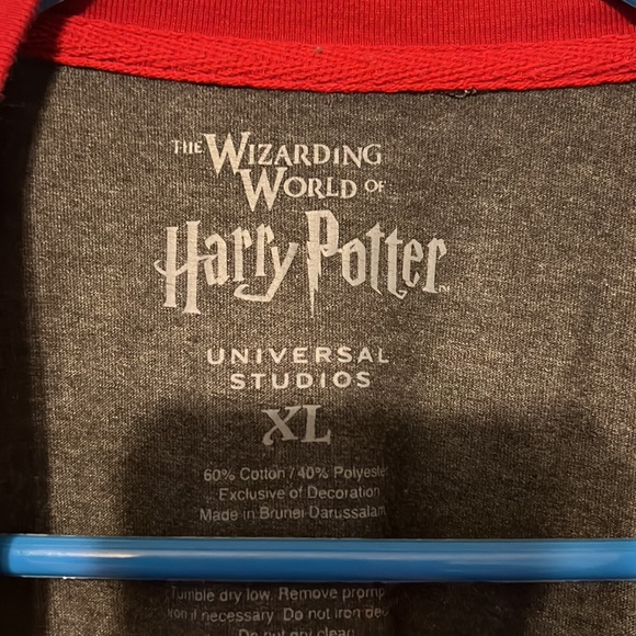 Wizarding World Harry Potter Gryffindor Keeper Teeshirt Size XL - Picture 5 of 7